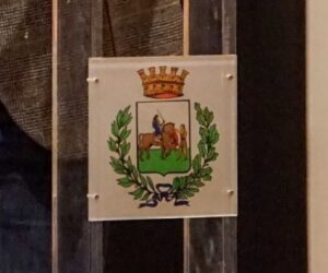 Utilizzo improprio del Simbolo Comunale – Interrogazione